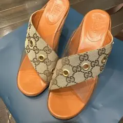 値下げ交渉可　Gucci ミュール 35C ヒール新品のサムネイル