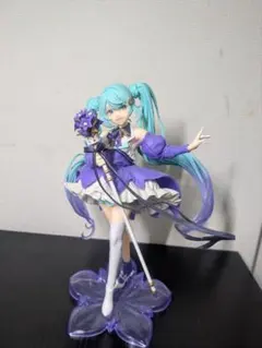 初音ミク フィギュア 紫 ドレス