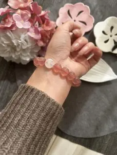 天然ストロベリークォーツ苺水晶ビーズブレスレット　超美品　約11mm珠