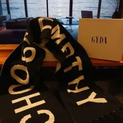 セール⭐【極美品】gyda ビッグロゴマフラー