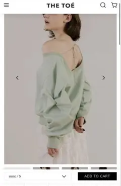 THE TOE Opern Off-shoulder Sweat