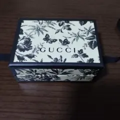 GUCCI 花柄ギフトボックス