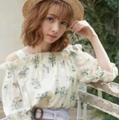 色違い2枚セット☆花柄オフショルダーブラウス マジェスティックレゴン