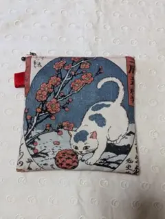 猫ちゃんと梅の和風フラットポーチ　B