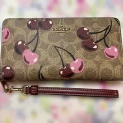 コーチ チェリー柄 二つ折り財布
