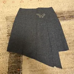 ビジュー付き鷲　アシンメトリックプリーツスカート