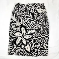 MaxMara ボタニカルシルクタイトスカート テロテロ 裏地　イタリア製 白のサムネイル