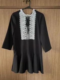 ZARA レース装飾付き黒七分袖ミニワンピース