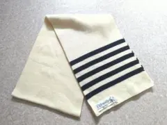 クリーム色マフラー