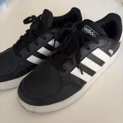 adidas ブラック スニーカー 3本ストライプ24〜24.5
