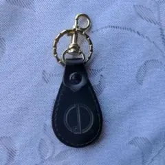 新品 未使用品✨ ダンヒル キーホルダー レザー カーボン調 ブラック レザーキーホルダー ティアドロップ【ブラック/レッド/ブルー