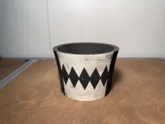 希少】黒織部 茶碗 陶器 黒釉 格子文様 抹茶碗 - メルカリ