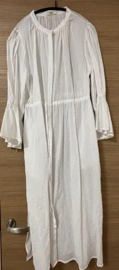 ホワイト 長袖 シャツワンピース　earth ecology &music