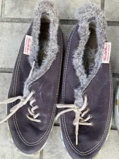 ファー付きダークブラウンスニーカー