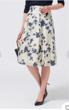 アンタイトル 【洗える】ストライプシャドーフラワースカート　美品！！