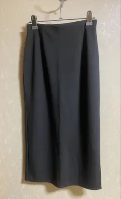 未使用　ユニクロ　黒タイトロングスカート
