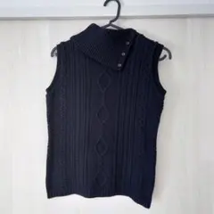 黒 ケーブル編み タートルネック ニットベスト