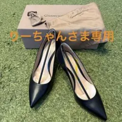 【りーちゃんさま専用】Gianvito Rossi パンプス ブラック 36.5のサムネイル