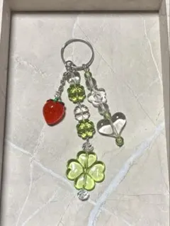 ハンドメイドストラップ　クローバーコア　森ガール　ウイッシュコア