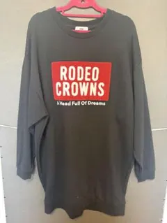 RODEO CROWNS 黒トレーナー