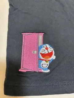 50周年 ドラえもん Tシャツ グラニフ コラボ90サイズ　どこでもドア 刺繍のサムネイル