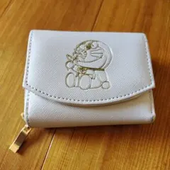 アイボリー 三つ折り財布 ドラえもん　ロペピクニック　花柄のサムネイル