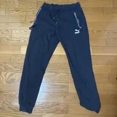PUMA ブラック ジョガーパンツ