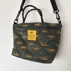 KIU ヒョウ柄 ショルダーバッグ