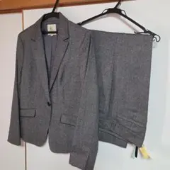 組曲　グレー パンツスーツ サイズ7