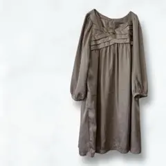 2502＊アフターオール＊サテンワンピース グレージュ M スクエアネック 長袖のサムネイル
