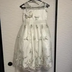 ホワイトドレス 花の装飾 140サイズ