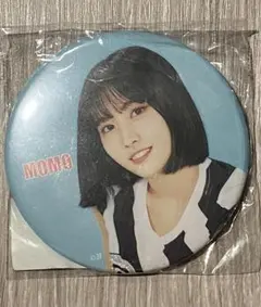 【新品未開封】TWICE  Wake Me Up／缶バッジ／モモ