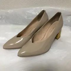 ベージュ ポインテッドトゥパンプス