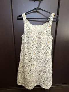 ユニクロ　花柄タンクトップ ブラカップ付き