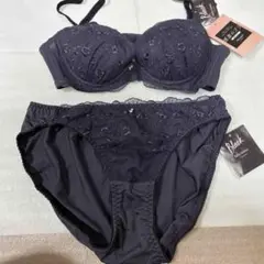 Item thumbnail for item ec318564-8014-4f75-a660-00d17e239b96