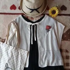 SEASONREASON♡透かし編みレースが可愛いリボンベスト♡美品♡訳あり…のサムネイル