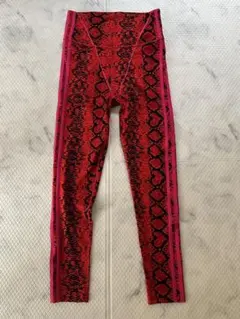 adidas ivy park　オールオーバープリントタイツ