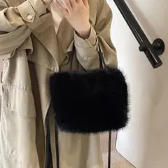 ショルダーバッグ❤️もこもこ 2way ブラック レディース ファーバッグ 通勤