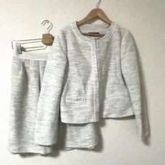 希少　組曲　Mopel 高級生地　ツイードノーカラージャケット　スカートスーツのサムネイル