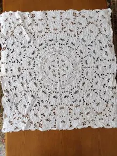ホワイトレース テーブルクロス 花柄刺繍 　ハンドメイド　ビンテージ