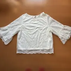 タグ付き新品未使用　透かしレース刺繍ブラウス♪