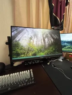 240Hz WQHDゲーミングモニター モニターアーム、モニターライト付き