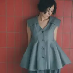 thetoe Korinthos Sleeveless Peplum - メルカリ