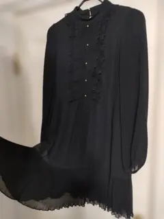 美品✦ZARAザラ　上品シフォンミニフレアプリーツワンピース　L　ブラック