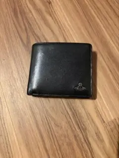 レザー製 黒 二つ折り財布