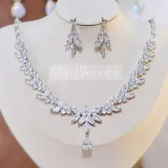 高品質ネックレス＆ピアスジルコニア結婚式ブライダルウェディングパーティーシルバー