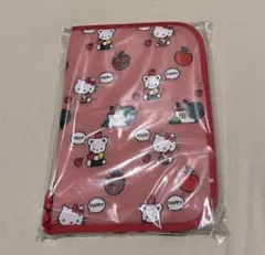 familiar ファミリア×サンリオコラボ ハローキティ　マルチケース 赤 マルチケース〈ハローキティ × familiar〉 | ファミリア公式サイト