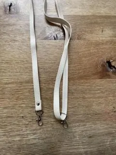 美品　スマホショルダーストラップ