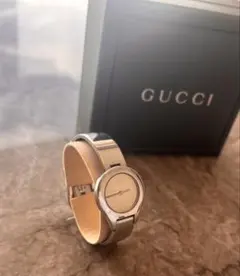 GUCCI グッチ　レディース　腕時計 6700L 箱付き