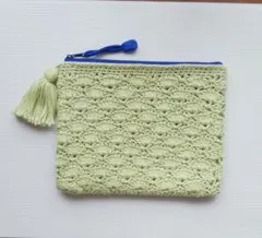 ハンドメイド　手編みポーチ タッセル付